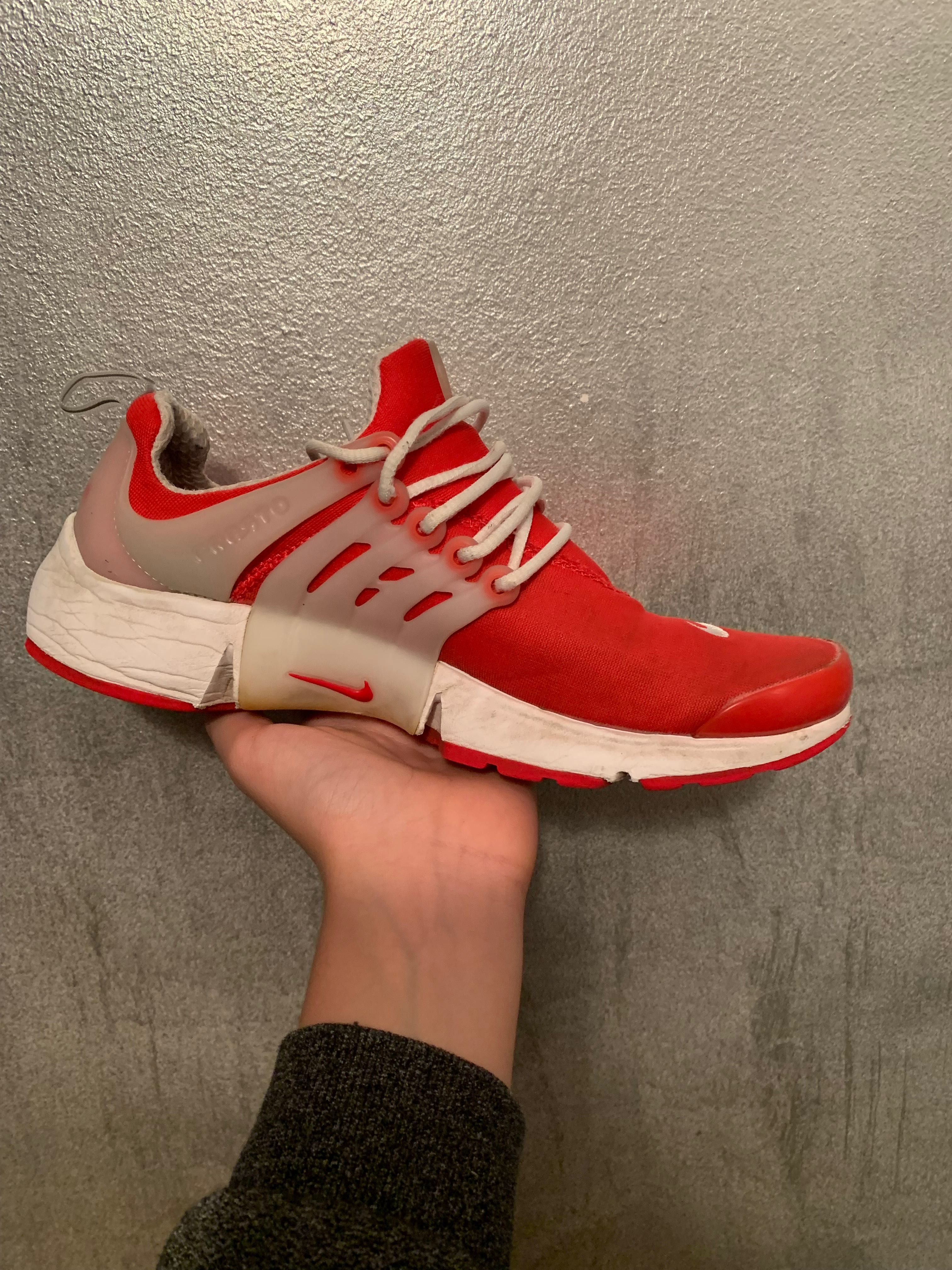 Nike air presto sales red running shoes