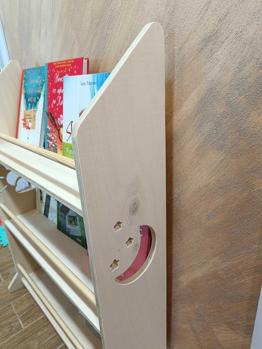 Детска дървена библиотека