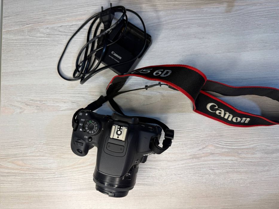 Продам фотоаппарат Canon EOS 700D