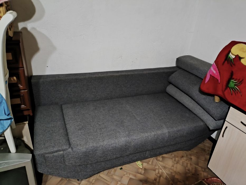 Продам диван в хорошом состояние