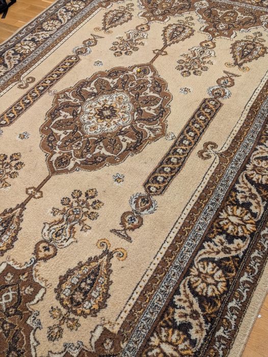 Ковер продается , чистая шерсть, висел на стене