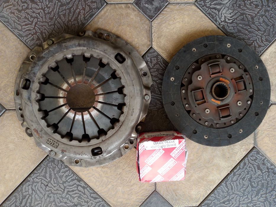 Корзина и диск сцепления на Toyota старых моделей