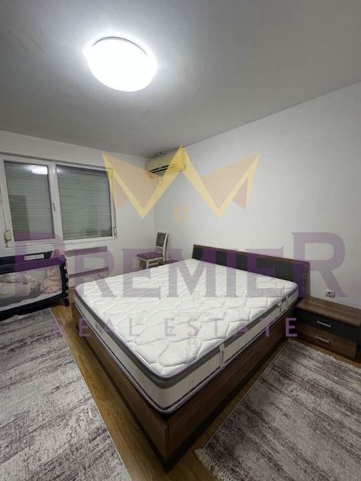 Многостаен в Бургас, Лазур