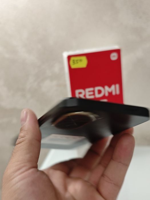 Redmi A5 64 gb cu 3 RAM