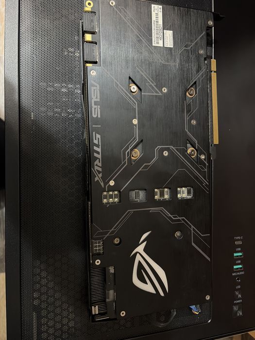 Продам 1070 ос rog strix