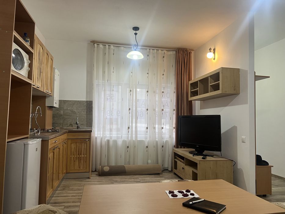Vand apartament 3 camere central 55 mp Campulung Moldovenesc