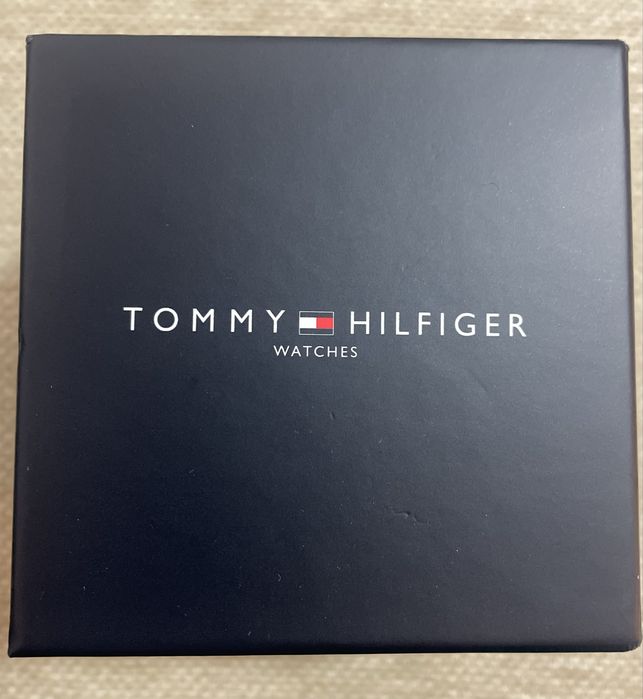 Дамски часовник с метална каишка