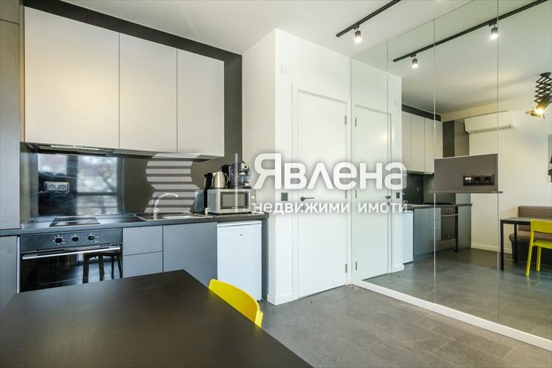 Продава се Многостаен апартамент в София, Център - 154 кв.м за 3747 €/кв.м - Снимка #1
