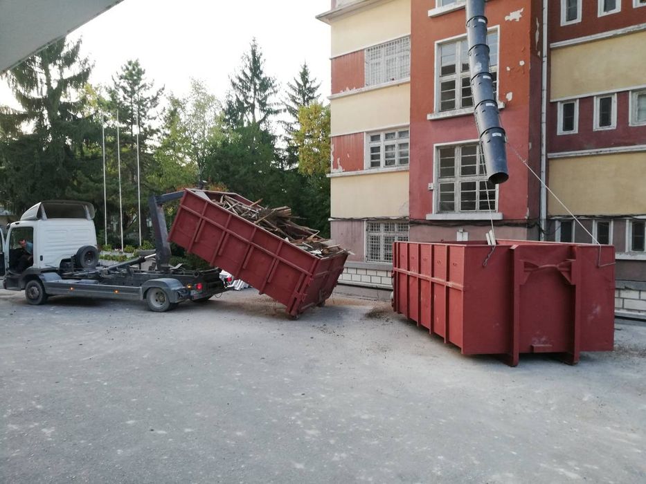 Контейнери за строителни отпадъци
