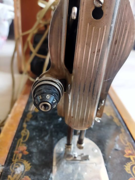 Стара шевна машина Калинка на ток