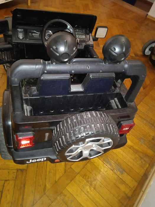 Vând mașinuță electrica copi