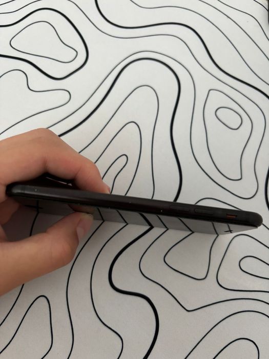 Айфон SE 2020, 64 гб