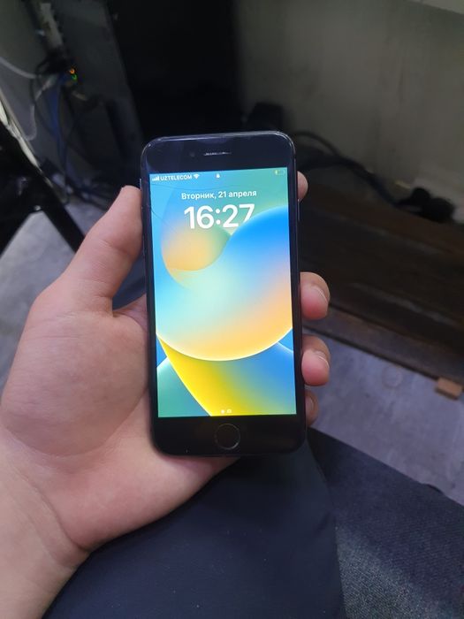 Iphone 8 qora rangda 64gb