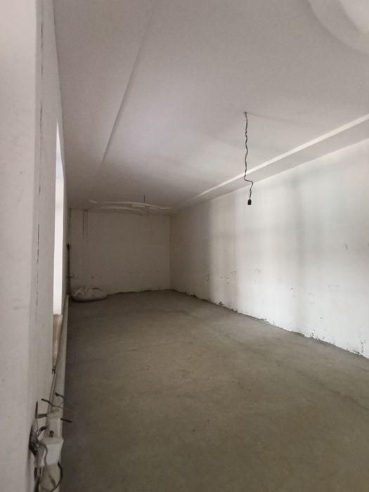 Kelesda srochna uy sotiladi