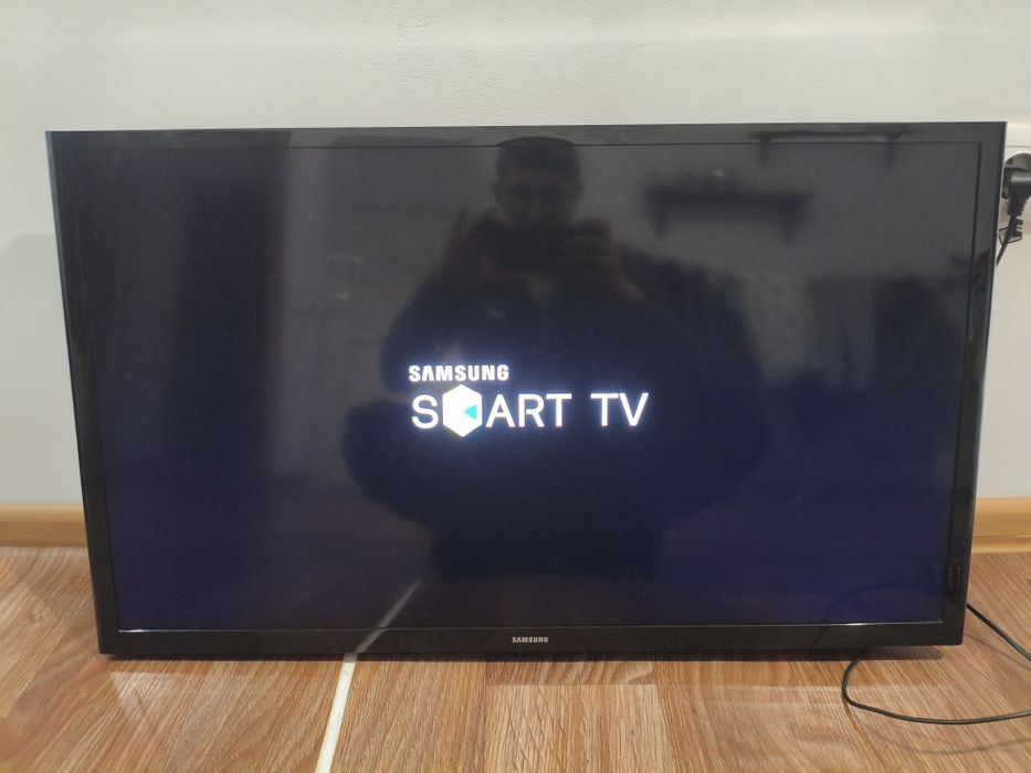 Продам телевизор Samsung Smart.TV 80см.
