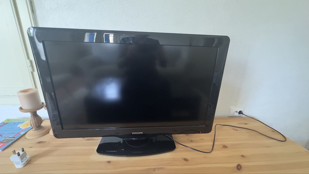 Televizor Philips -  diagonala 82 cm