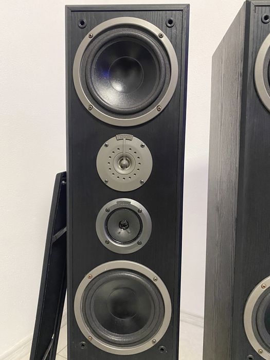 Vand boxe MAGNAT in stare perfecta de dunctionare