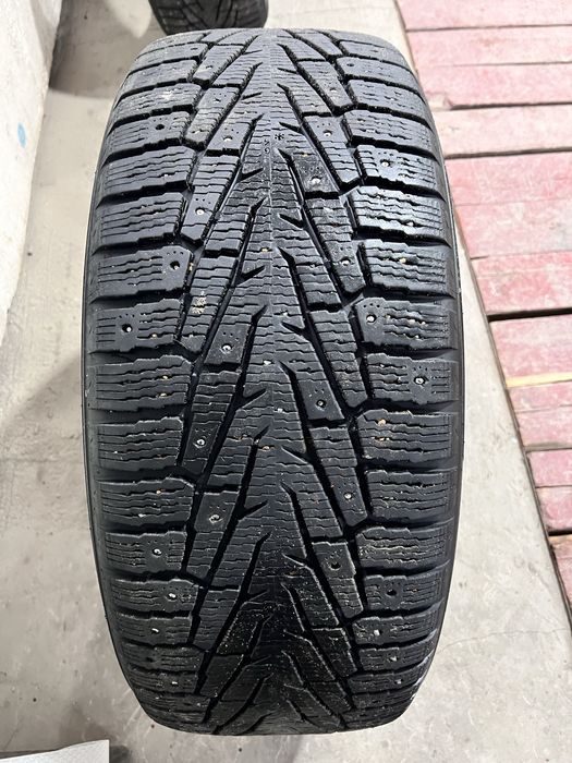 Зима  шипы  285/60/18