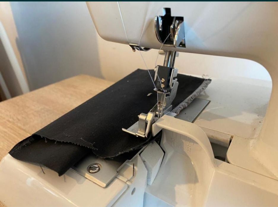 Срочно Продам Оверлок Jaguar