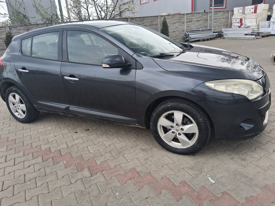 Vând Renault Megane 1.6 benzină