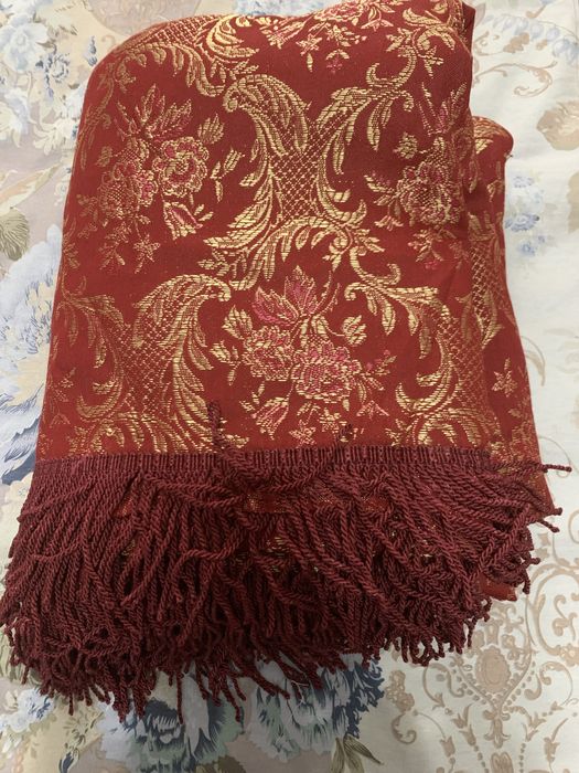 Чисто нова жакардова кувертюра за спалня, с ресни