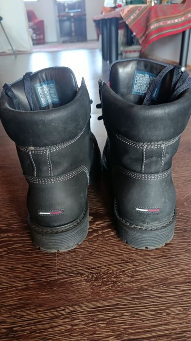 Ghete de iarna Tommy Hilfiger marimea 42
