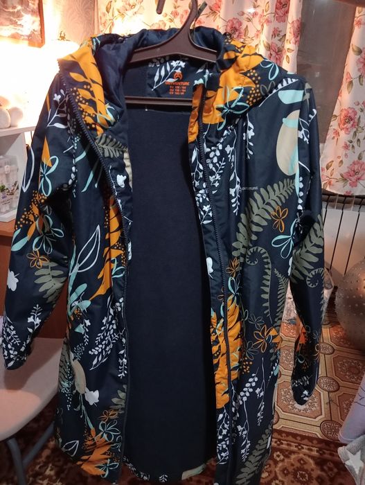 Продам куртку женскую