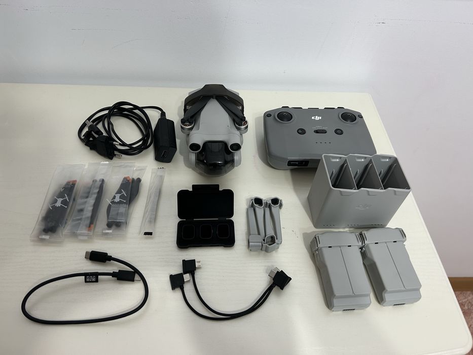 Продам дрон dji mini 3pro fly combo