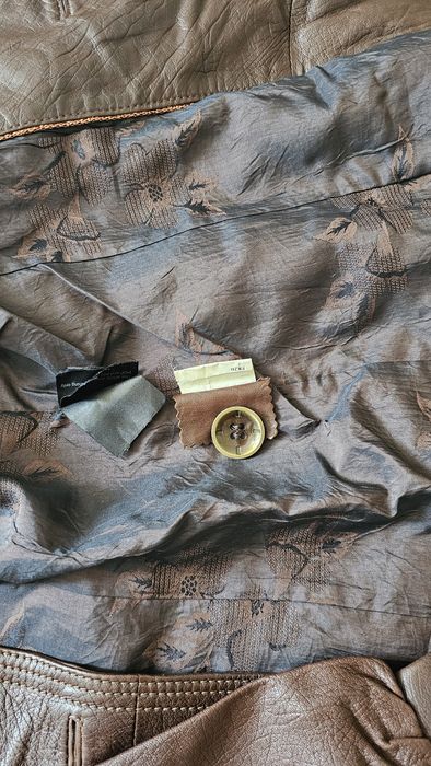 Продаю кожаный плащ