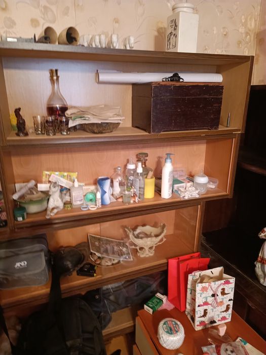 Отдам даром советскую мебель