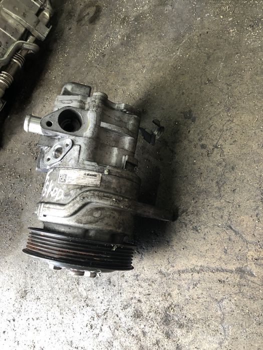 Хидравлична помпа бмв х5 ф15 ( pompa bmw x5 f15 )