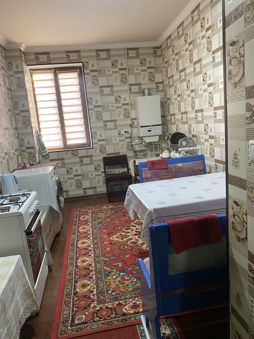 Сдается квартира со всеми удобствами.Возле Фестиваля,вдоль дороги.