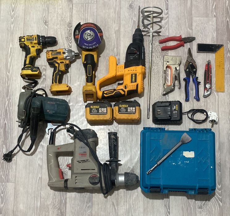 Инструмент стройтельный