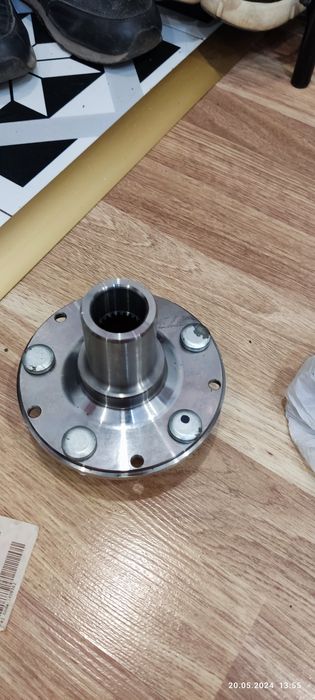 Продам ступицу Subaru