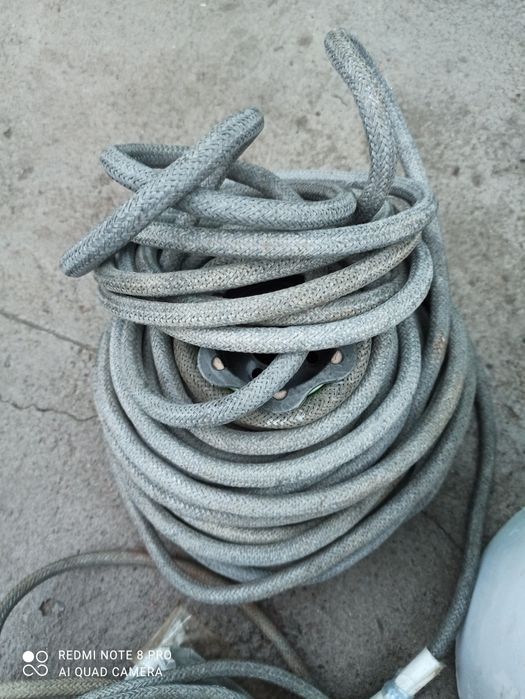 Авиационная, союзная, электропроводка в металлической оплётке.