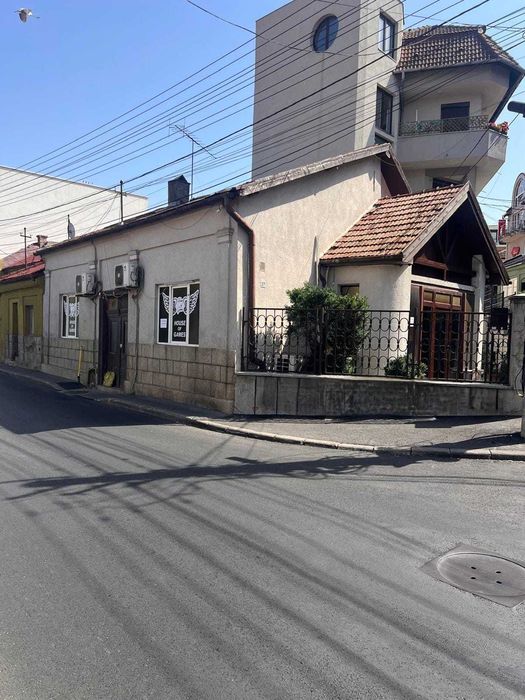 Spatiu comercial strada Clinicilor , intersectie cu strada Piezisa