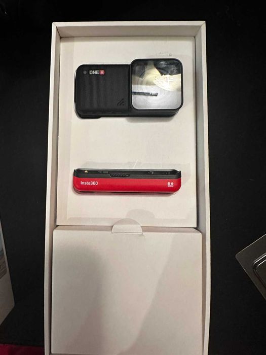Екшан камера insta 360 one r 4K