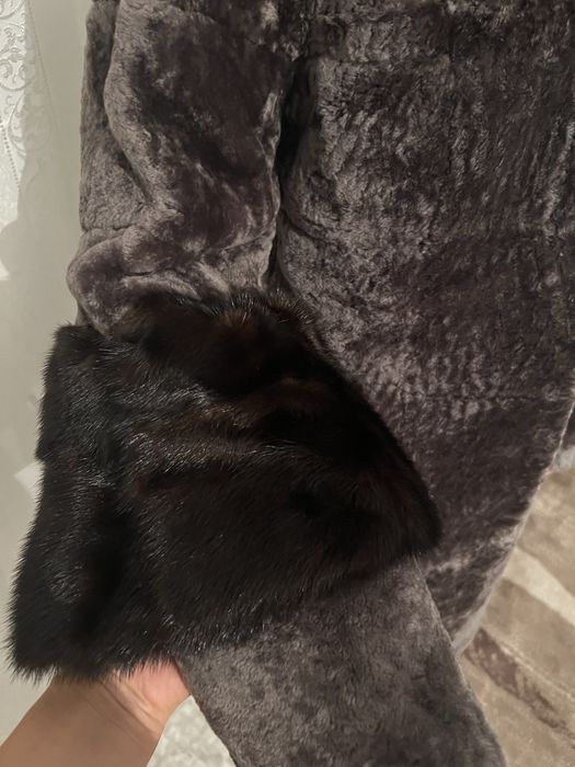 Продам шубу мутон+вставки норки