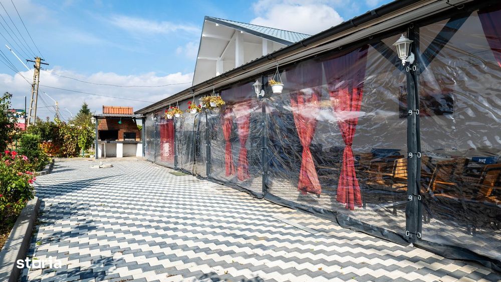 Vanzare casa cu restaurant, terasa si teren intravilan liber - Titu