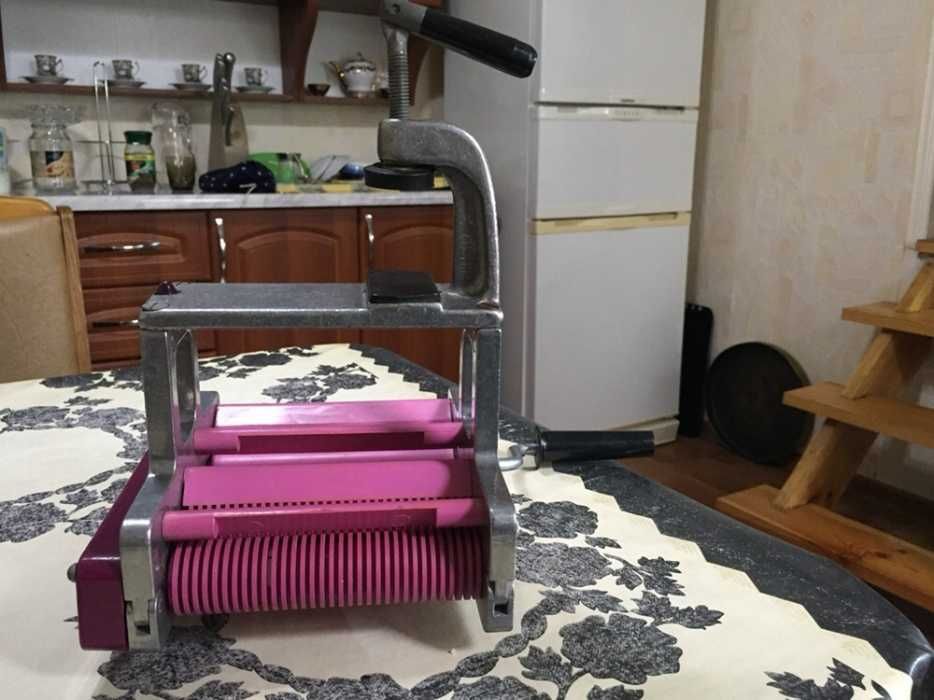 Тестораскатка--Лагманница  ( СССР)