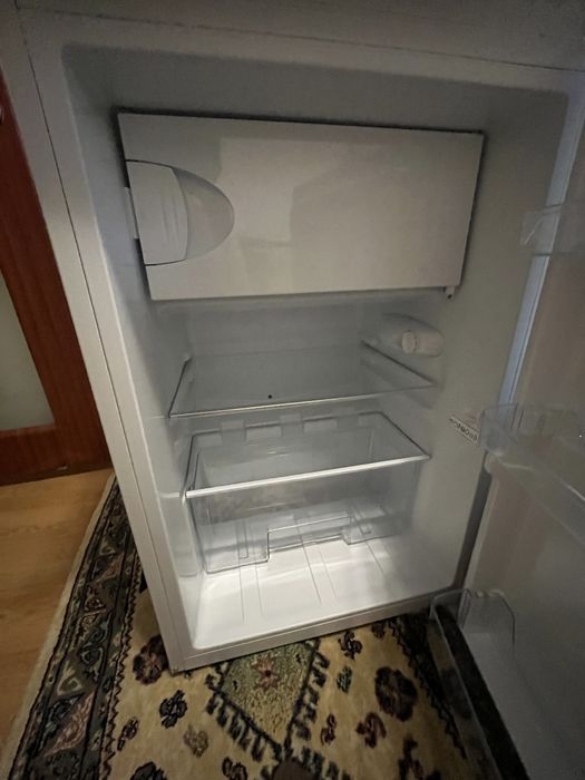 Frigider si congelator Versa.