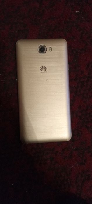 Huawei sotiladi abmen bor