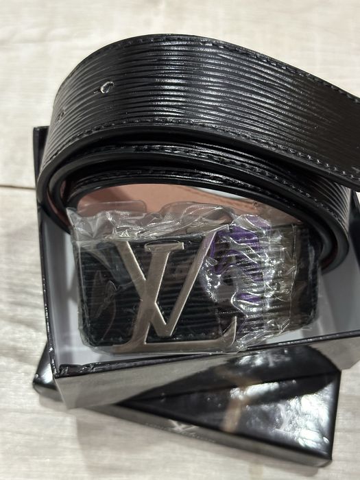 Vand curea Louis Vuitton