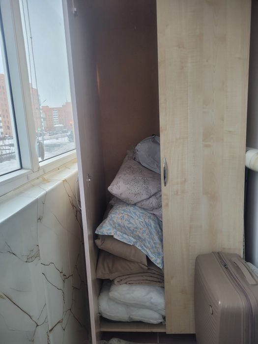 Срочно продам шкафы