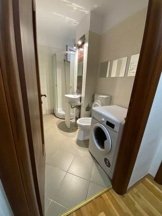 Inchiriez apartament cu 2 camera central lângă Pizza Mama Mia