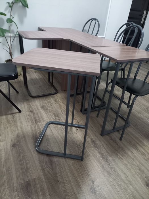 Срочно продам столики для ноутбука.