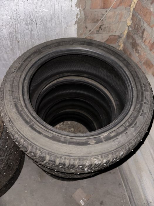 Maxxis R15 195/55 шипованные резины