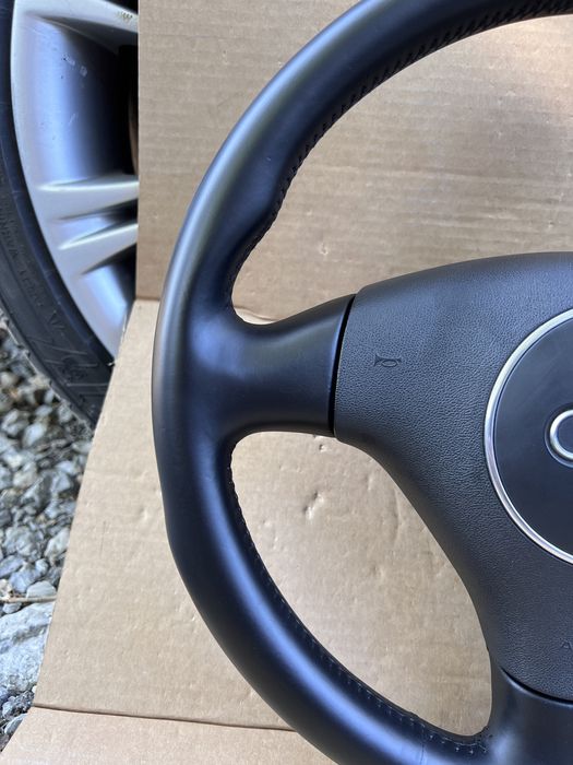 Audi a3 8p перфектен волан като чисто нов.