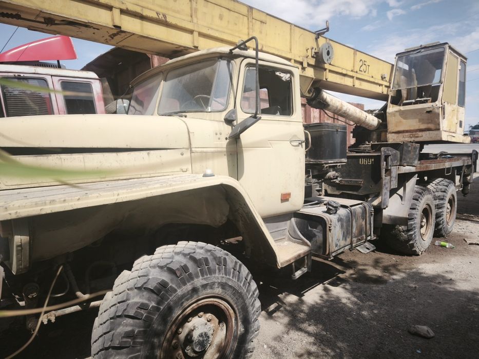Продам автокран урал 25 тон