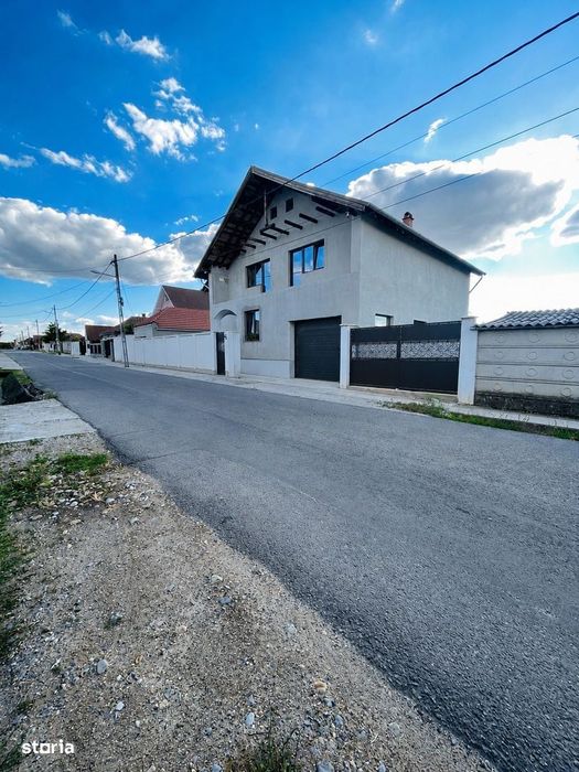 Casă de vânzare – 6 camere P+M, Haieu